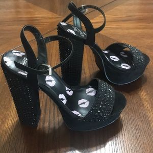 JUICY COUTURE black platform heels with jewels